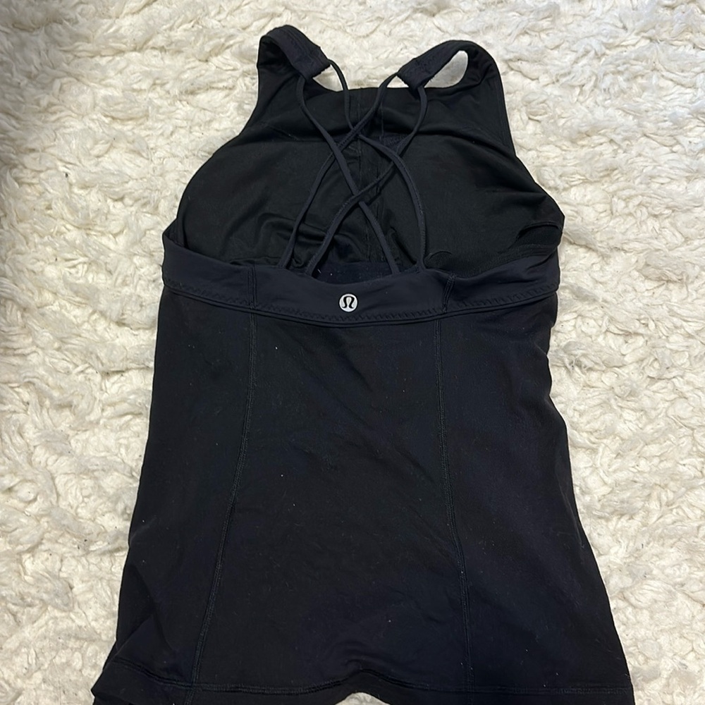 Lululemon workout top